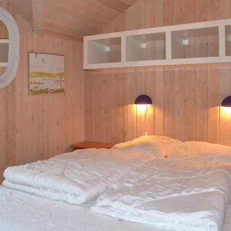 3 Bedroom Cozy Home In Oksbol 펜션